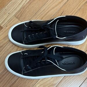 Vince Black and White leather Sneakers